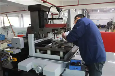 Оборудване за производство и обработка EMD машина за рязане на тел